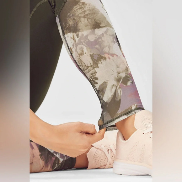 Fabletics Define PowerHold® High-Waisted Legging SZ MED - Picture 9 of 9